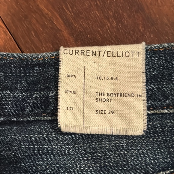 Current Elliott NWOT distressed boyfriend cut off jean shorts - Picture 7 of 10